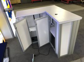 RENTAL: RE-2083 Inline Design with (3) Single-Sided Lightboxes -- View 4