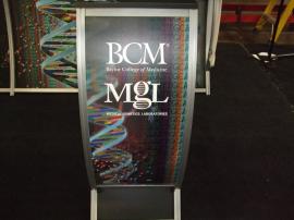 Perfect 10 VK-1504 Portable Hybrid Display with VK-1601 Counter with Locking Storage -- Image 3